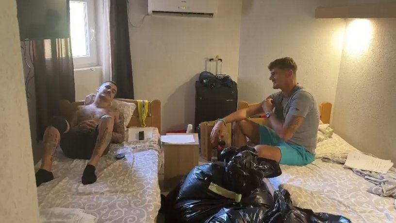 MASKE PADAJU PRED USELJENJE U ELITU: Vasilije Obradović otkrio odnos sa Đukićem, Amar komentarisao Uroševu promenu pola (VIDEO) – pripreme za Elitu 10 u karantinu
