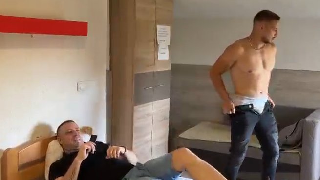 PRAŠINA SE DIŽE U KARANTINU ELITE: Nemanja Tošić otkrio koga želi u Beloj kući, Dalibor Zarić nije ostao ravnodušan (VIDEO) – Nemanja Tošić Elita 10