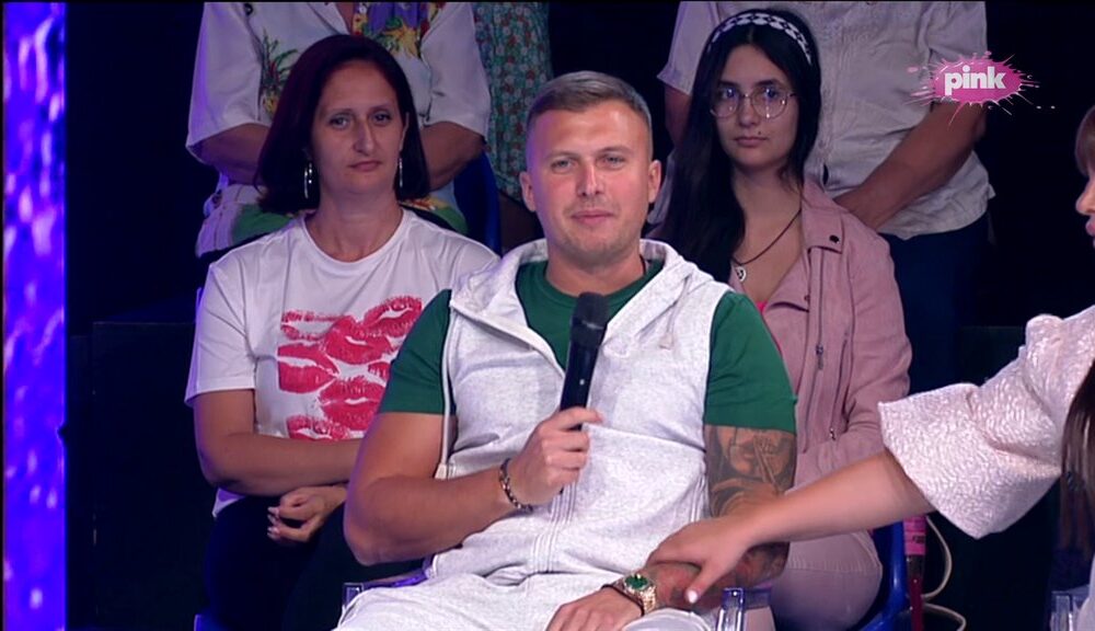 HLADAN TUŠ U STUDIJU: Stefan Karić izignorisao Anđelu Đuričić, a otkrio svoj emotivni status pred svima (VIDEO) – hladan tuš za Anđelu Đuričić