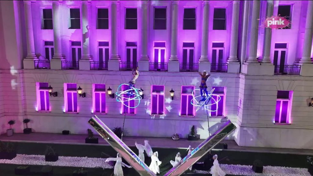 NEVEROVATNA ENERGIJA NA SCENI: Plesna tačka sa specijalnim efektima oborila publiku sa nogu, spektakl koji se dugo pamti (VIDEO)