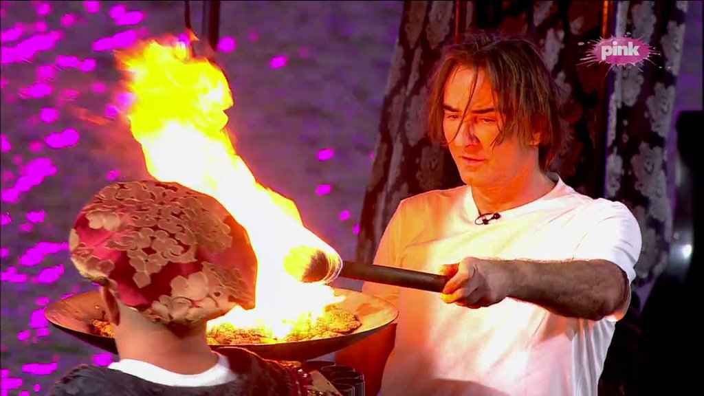 PREOKRET NA SAMOM STARTU ELITE: Željko Mitrović upalio večni plamen i označio početak jubilarne sezone, Stanija u gondoli uz njega (VIDEO) – Elita 10 otvaranje