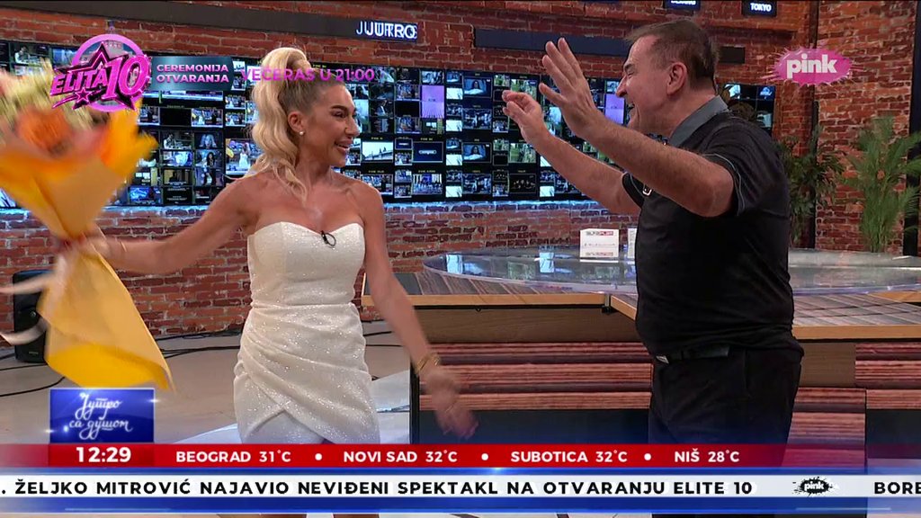 PREOKRET U JUTARNJEM PROGRAMU: Jovana Jeremić uživo pokazala nove grudi dok Mitar Mirić peva svoj hit (FOTO) – Mitar Mirić i Jovana Jeremić u emisiji