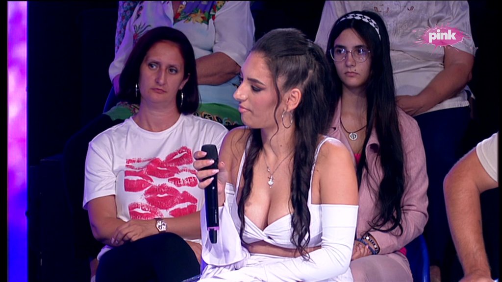 KARTE SU NA STOLU U ELITI: Nevena Vukojević otvoreno progovorila o budućim cimerima, evo šta je poručila pred ulazak (VIDEO) – Nevena Vukojević Elita