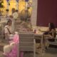 NAPETOST ZBOG UROŠEVE FRIZURE: Anđela i ekipa isprozivali njegov izgled, Snupi napravio haos u Beloj kući (VIDEO) – frizura u Beloj kući