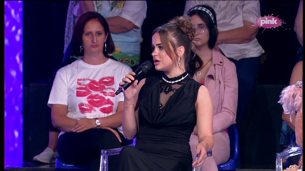 SAMOPOUZDANJE NA MAKSIMUMU: Jovana Kosovac sigurna u sebe pred ulazak u Elitu 10, svi čekaju njen prvi korak (VIDEO)