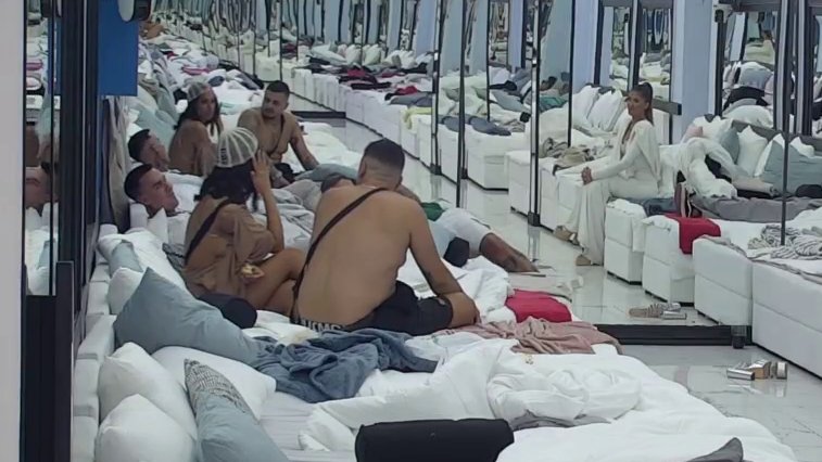 SUKOBI ODJEKUJU BELOM KUĆOM: Laura i Terza u otvorenom klinču, pale prozivke i uvrede pred svima (VIDEO) – sukobi u Beloj kući