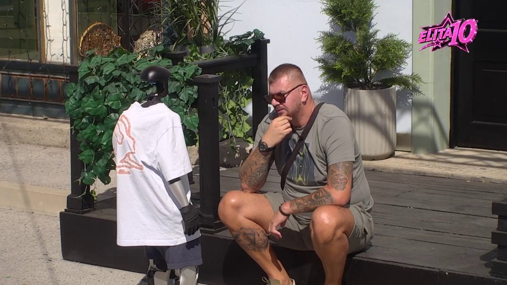 JANJUŠ NE POPUŠTA PRED LAURINIM ŠARMOM: Zadrugar procenio situaciju, ali drži distancu zbog haosa koji sledi (VIDEO) – procenio situaciju u Eliti