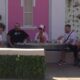 MUŠKI HAREM OKUPLJA SE OKO SLAĐE: Poršelina u centru pažnje, takmičari se utrkuju za njeno društvo (VIDEO) – muški harem oko Slađe Poršeline