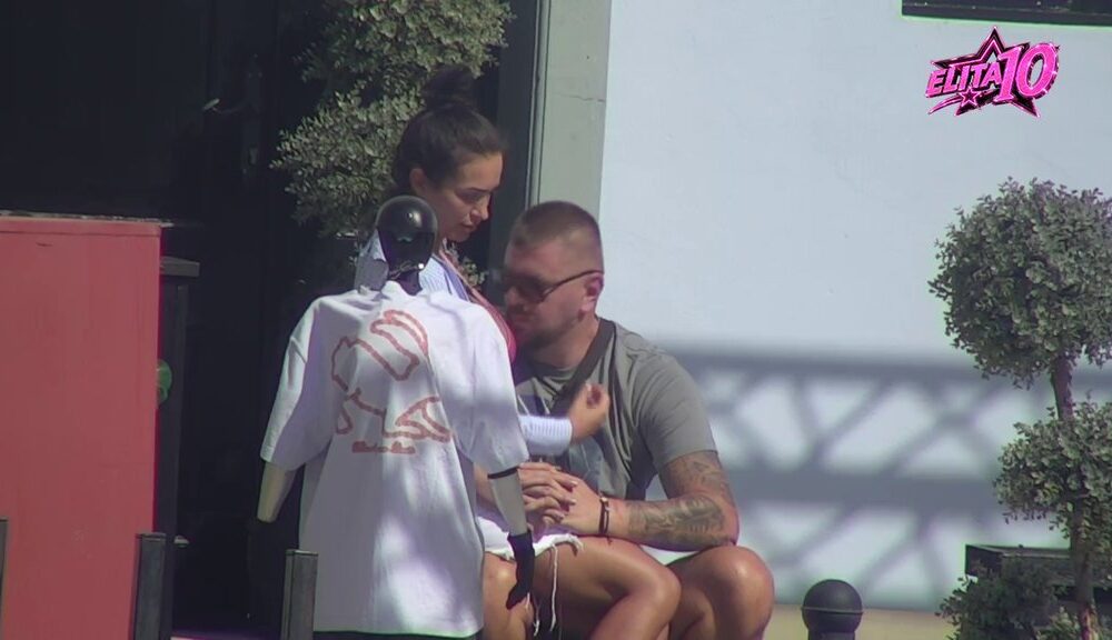 PREOKRET U ODNOSU JANJUŠA I LAURE: Zadrugar izljubio Lauru po grudima pred svima, reakcija šokirala Belu kuću (VIDEO) – Janjuš i Laura