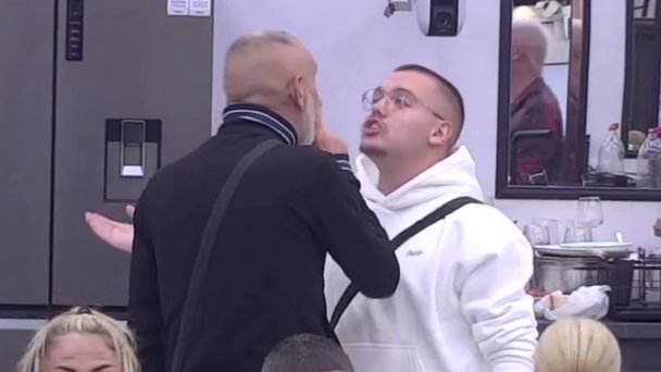 ŽESTOK OBRAČUN U BELOJ KUĆI: Dača Virijević i Lepi Mića ušli u vatreni sukob, tenzija raste dok zadrugari prate svaku reč (VIDEO)
