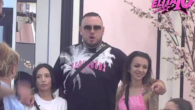CAR IZAZVAO HAOS NA SASTANKU: Filip Car uporedio Jasminu i Dajanu sa Majom i Slađom, reakcije zadrugara nasmejale sve (VIDEO)