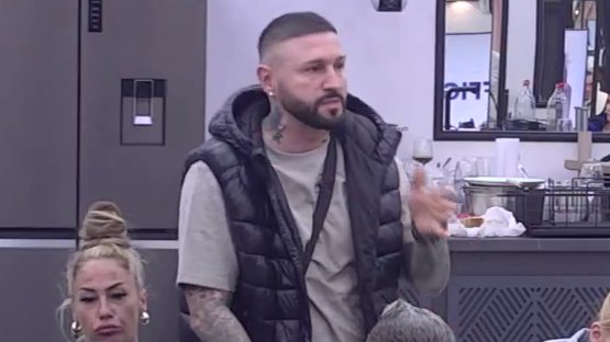 GLASINE U KRAGUJEVCU ZAPALILE ELITU: Nikola Đorđević otkrio šta se priča o Mioni i Ša, svi čekaju zvaničnu potvrdu (VIDEO) – glasine iz Kragujevca o Mioni i Ša