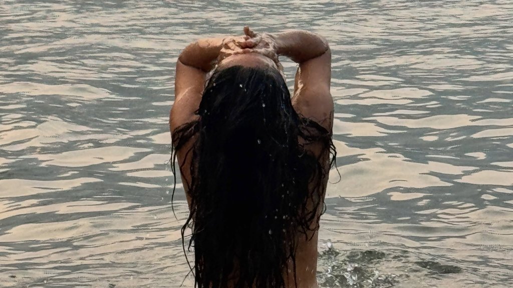Salma Hajek proslavila 60. rođendan golom fotografijom iz mora – Salma Hajek rođendan