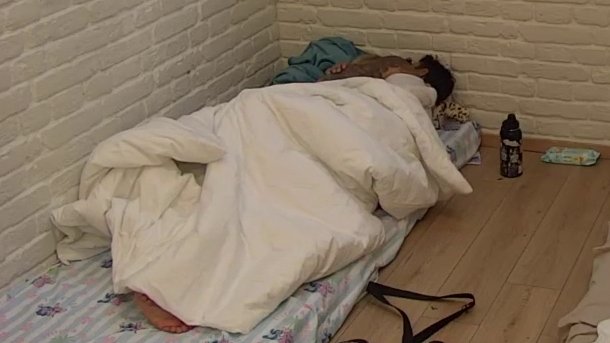STRASTI KULJAJU U IZOLACIJI: Aneli i Filip Đukić ne mogu da sakriju bliskost, pitanje je šta će biti dalje (VIDEO)
