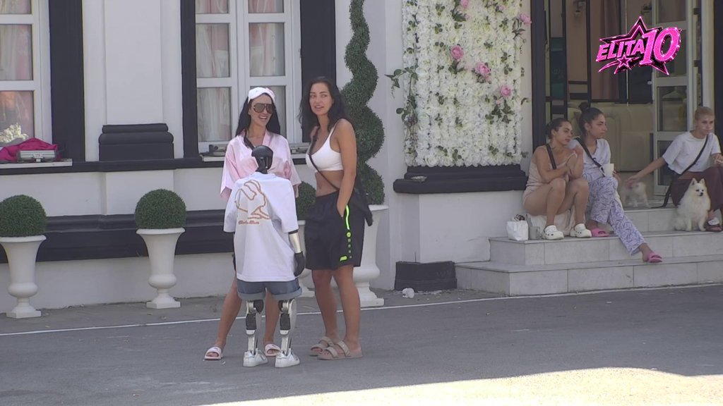 LAURA OTVORILA DUŠU PRED ROBOTOM TOŠOM: Otkrila sve detalje žurke, Slađa se nadovezala, a Toša ostao bez reči (VIDEO) – provod na žurki u Eliti