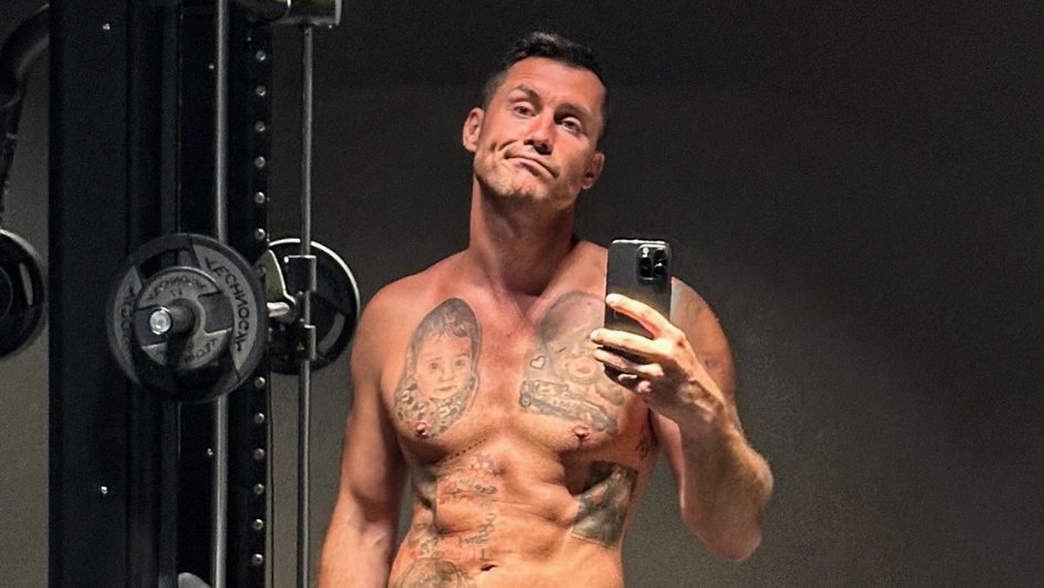PREOKRET POSLE RAZVODA MARIJE MIKIĆ: Bivši muž Jovan Pantić pokazao šinu na ruci, svi se pitaju šta se desilo (FOTO) – šina na ruci Jovana Pantića