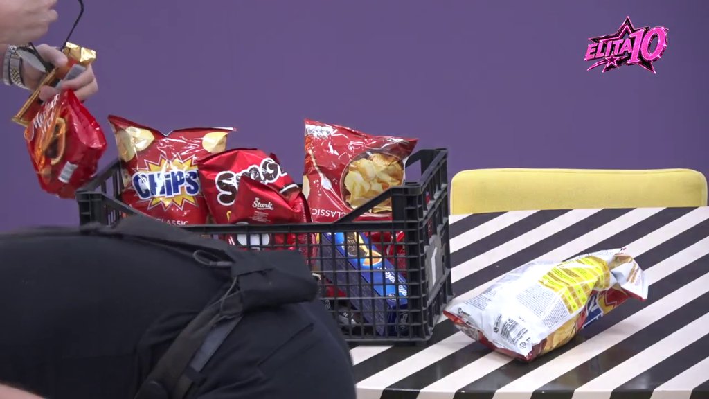 PREOKRET PRED PRVU ŽURKU U ELITI: Veliki šef iznenadio odabrane poklonom i najavio dolazak zvezda na imanje (VIDEO)