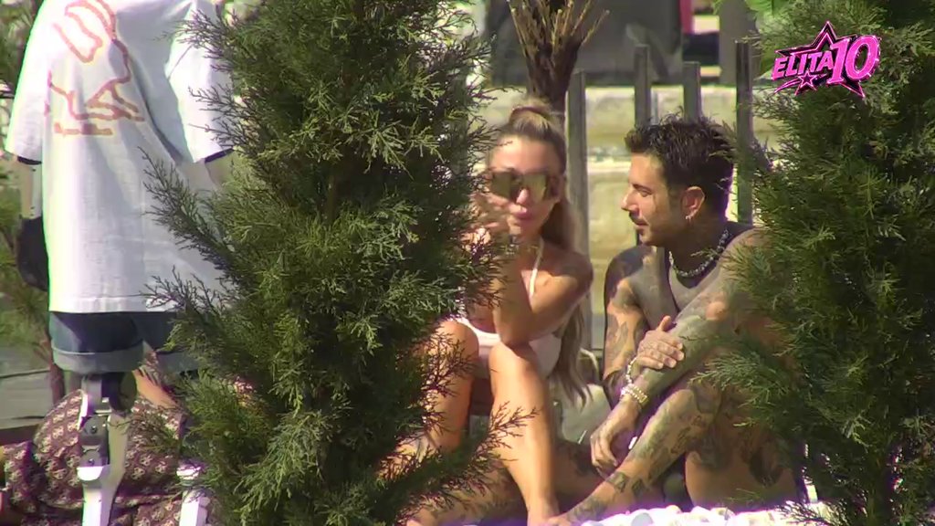 SUKOB I ULTIMATUM U ELITI: Filip Đukić traži kraj dobacivanja, Aneli Ahmić pristala na njegove uslove (VIDEO)
