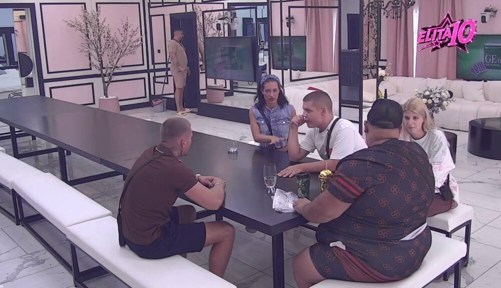 KARLO ŠOKIRAO ELITU: Priznao da je bio sa devet muškaraca odjednom, ostali učesnici zanemeli (VIDEO) – Karlo Ječmenek grupnjak