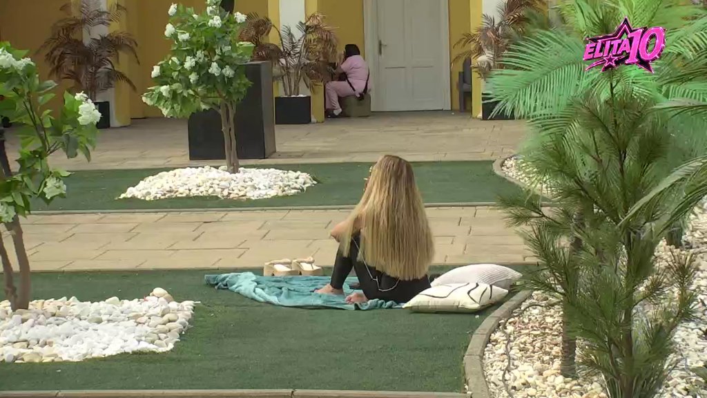 KOME SMEŠTAJU ULOGU STANIJE U ELITI: Aneli Ahmić izabrala dok za novi performans, cimeri odmah povukli paralelu (VIDEO) – Aneli Ahmić Elita