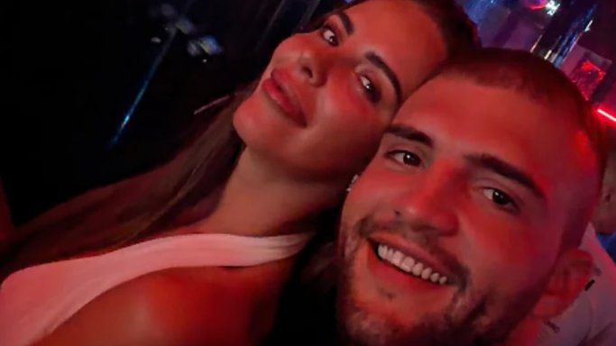 LUDILO NA KIPRU, IGRAJU SRPSKO KOLO: Veljko Ražnatović i Bogdana uhvaćeni u noćnom provodu, sve oči bile uprte u njih (FOTO) – užičko kolo na Kipru