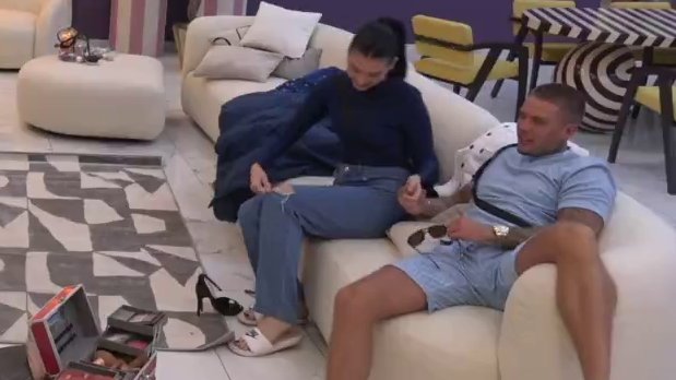 PREOKRET U ODJELJENJU ODABRANIH: Leon Caner osvaja Kristinu Jelkić, zadrugarka pokazuje slabost prema njegovom šarmu (VIDEO) – Leon Caner i Kristina Jelkić