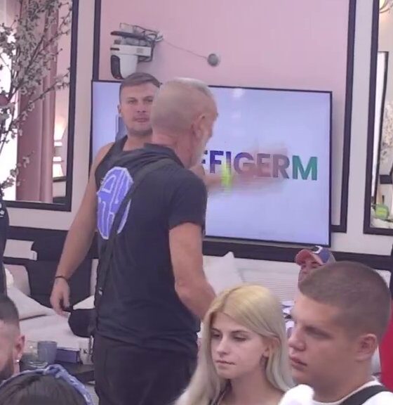 SUKOBI KULMINIRALI U ELITI: Aneli pred svima raskinula s Đukićem, drugovi ga zasuli surovom istinom (VIDEO) – svi poskakali da mu saspu surovu istinu u lice