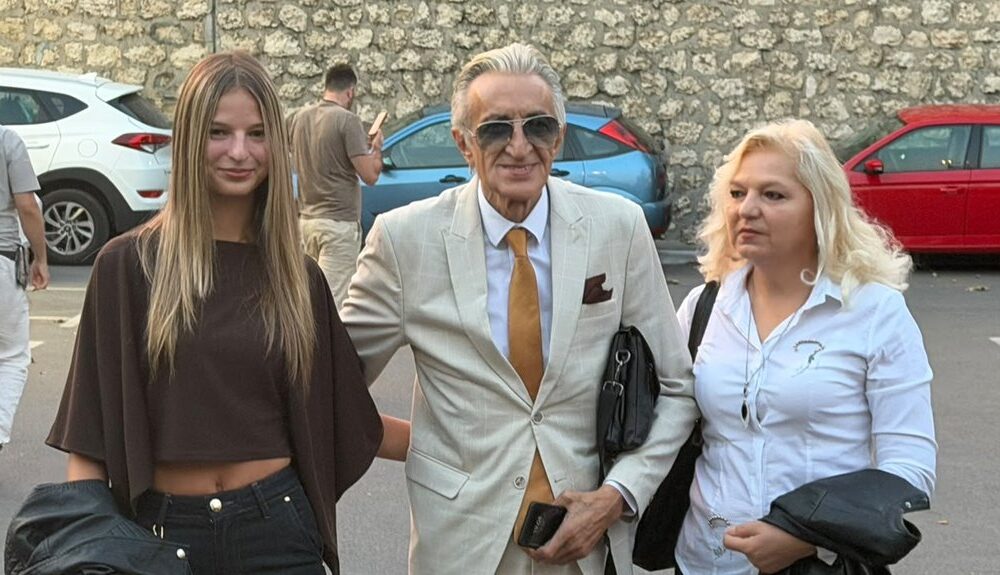 KODIĆ NA BINI POSLE TEŠKIH DANA: Mirko otkrio ćerkin muzički san, publika oduševljena novim duetom (FOTO) – Mirko Kodić i ćerka