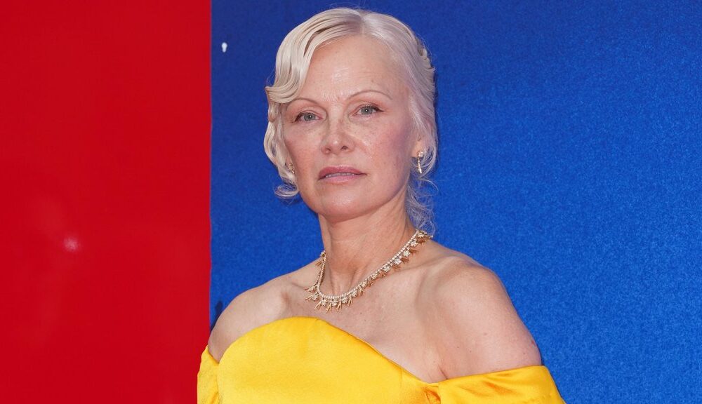 Pamela Anderson iznenadila u Veneciji: Tri stajlinga i potpuno novi izgled – promena stila Pameli Anderson u Veneciji