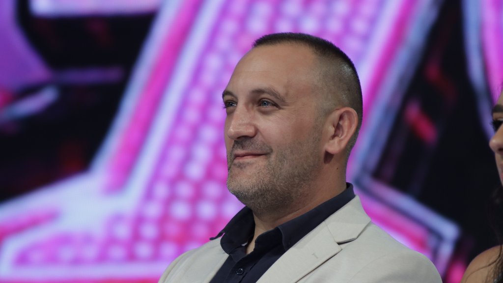 CAR PROVALIO PROMENU U ELITI: Milan Popov se ponaša kao da je osvojio Srbiju, zadrugari ne kriju iznenađenje (VIDEO) – ponašanje Milana Popova