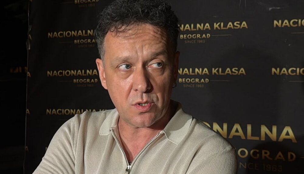 MASKE PADAJU NA ESTRADI: Dženan Lončarević razveo se posle 25 godina, bivša ga optužila za dvostruki život (FOTO) – dvostruki život Dženana Lončarevića