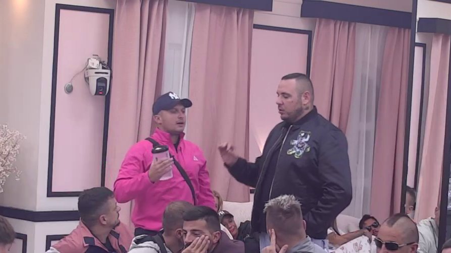 SUKOB EKSPLODIRAO U IGRA ISTINE: Stefan Karić i Filip Car se žestoko sukobili pred svima, Aneli postavila ključno pitanje – maske pale u Beloj kući (VIDEO) – sukob Karića i Cara