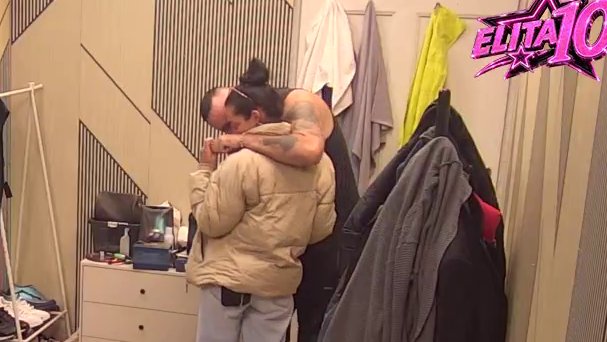 CAR PREBACUJE IGRAČKE U NOVU ZONU: Filip Car i Laura Prgomet razmenjuju poljupce, a napetost u Beloj kući raste – svi se pitaju šta će reći Aneli (VIDEO) – poljupci Filipa Cara i Laure Prgomet