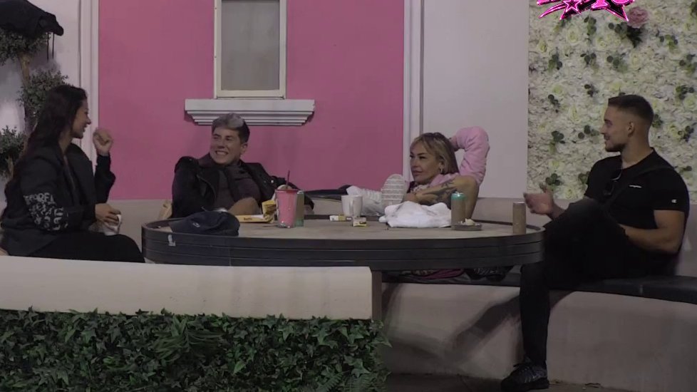 PRIZNANJE KOJE JE ZAPALILO ELITU: Dalibor otkrio šta je video, cimerka Laura ga ostavila bez teksta (VIDEO) – priznanje u Eliti