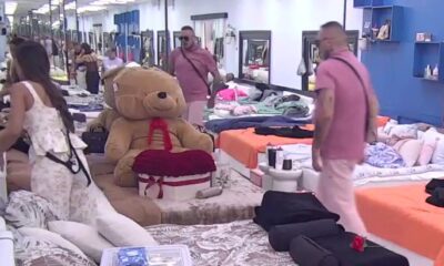 CAR NE PRAŠTA KONKURENCIJU: Filip Car prozvao Anđelu Đuričić zbog kreveta prepunog ruža, Suki Keso izazvao tenziju (VIDEO) – Car Anđela Đuričić