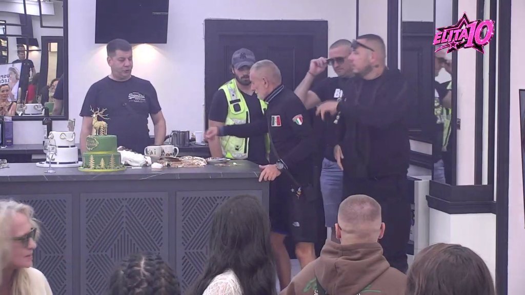 ŽESTOK OBRAČUN U ELITI: Lepi Mića i Uroš Stanić u klinču, obezbeđenje reagovalo pred svima (VIDEO)