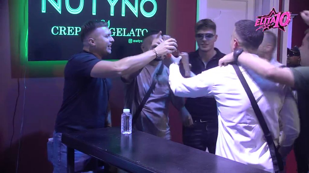 FEŠTA KOJA SE PAMTI U ELITI: Katarina Grujić podigla atmosferu do vrhunca, svi zadrugari pevaju njen hit uglas (VIDEO) – atmosfera dosegla vrhunac