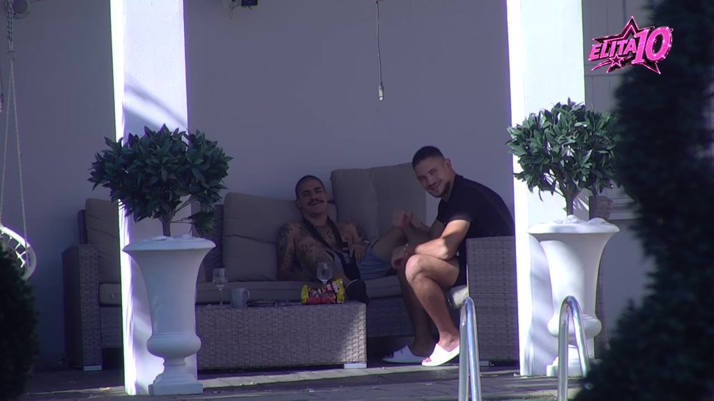 NEPRIJATNO PITANJE ZAPALILO ELITU: Dalibor Zarić se našao na meti Filipa Cara, evo kako je reagovao (VIDEO) – povezivanje Dalibora sa Karlom Ječmincem