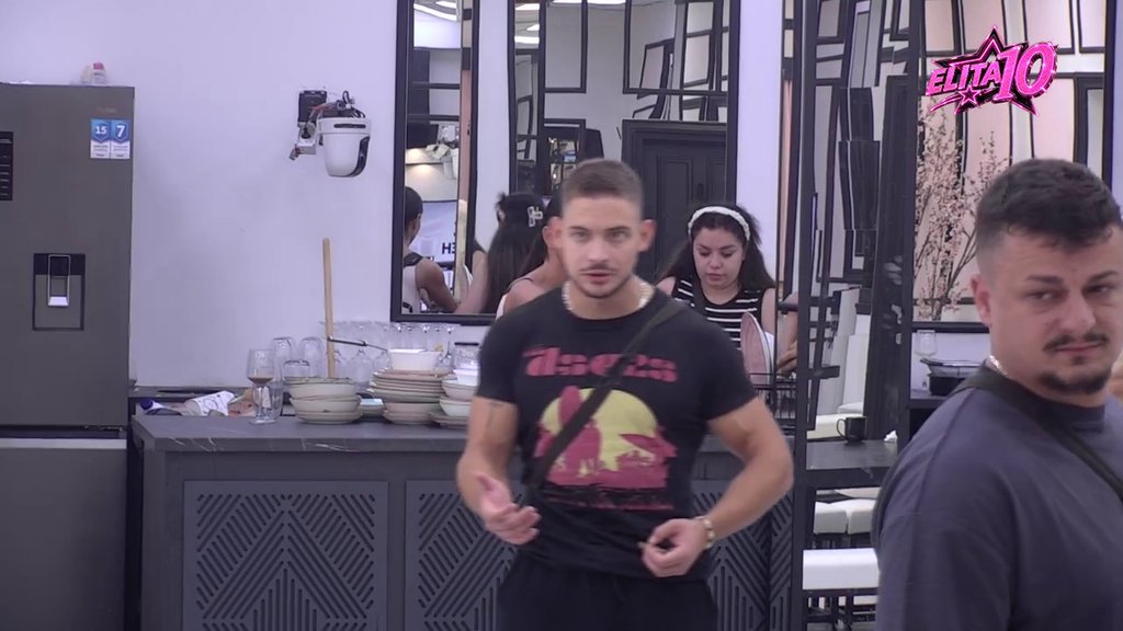 SUDBINA DALIBORA ZARIĆA VISE U VAZDUHU: Sanja ga pred svima optužila za pretenzije prema Karlu, zadrugari u šoku (VIDEO) – pretenzije Dalibora prema Karlu