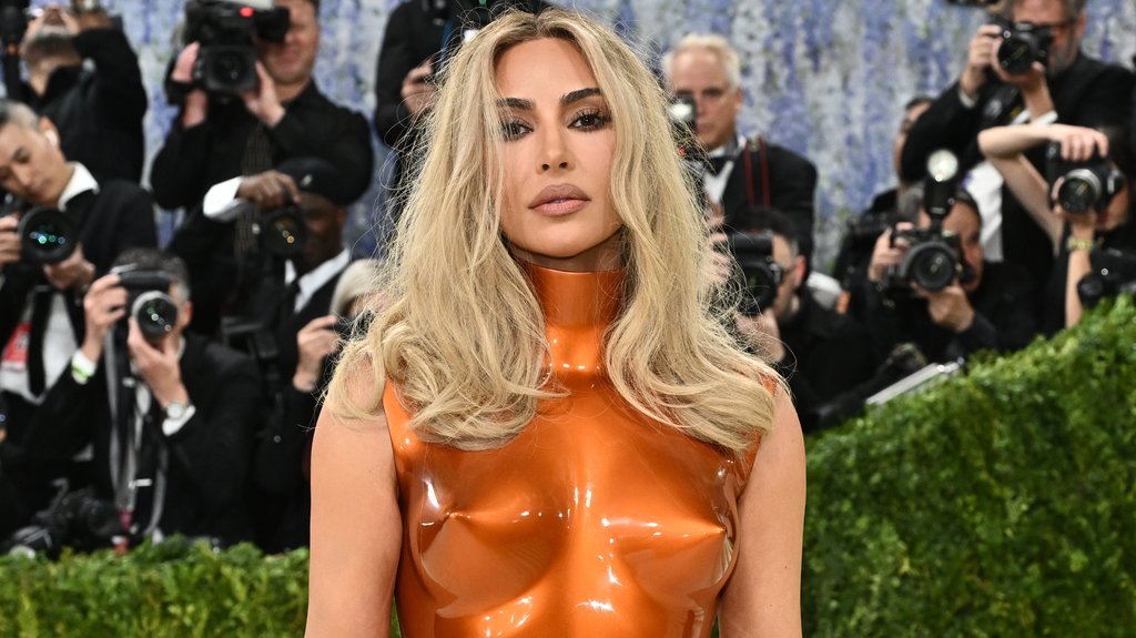 Kim Kardašijan dobila simboličnu odštetu posle napada u Parizu: Sud joj priznao samo jedan evro – napad u Parizu