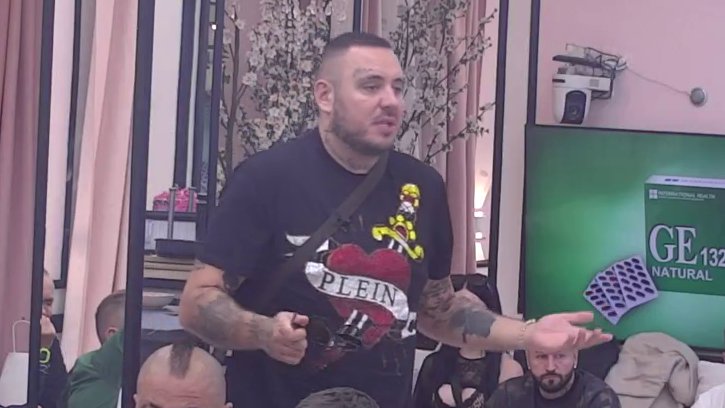 SNAŽNE REAKCIJE NA ODNOS ANĐELE I GASTOZA: Zadrugari iskreno komentarisali, a Car i Ša dodatno podgrejali tenzije (VIDEO)