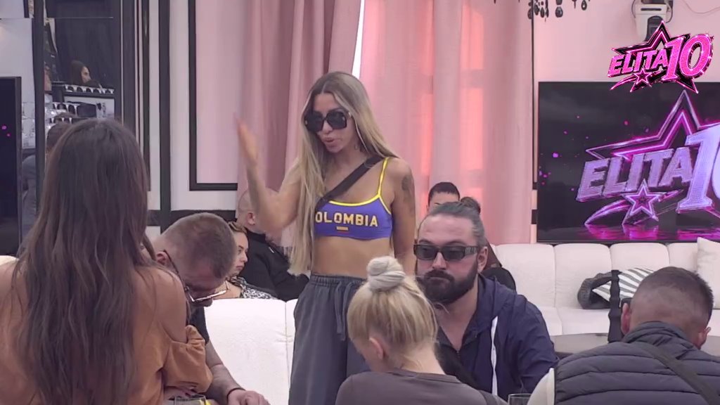 KARAMBOL U ELITI ZBOG CAREVOG POTEZA: Đukić zaurlao na Aneli, prijatelji ga žestoko prekorili pred svima (VIDEO)