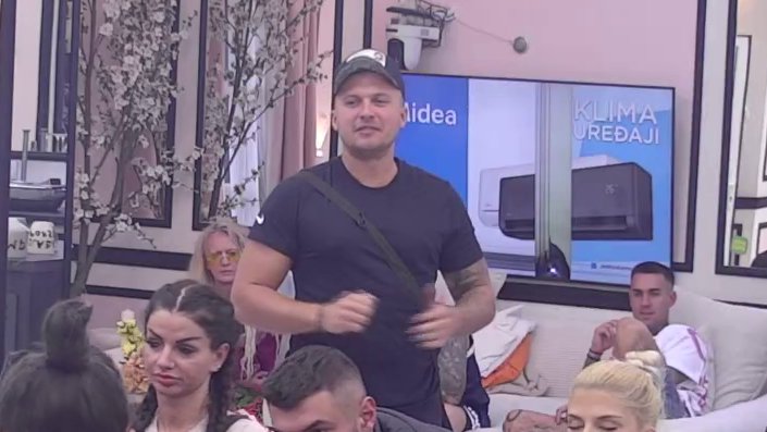 ŽESTOK OBRAČUN U ELITI: Karić prozvao Staniju, Dača odmah stao u njenu odbranu pred svima (VIDEO)