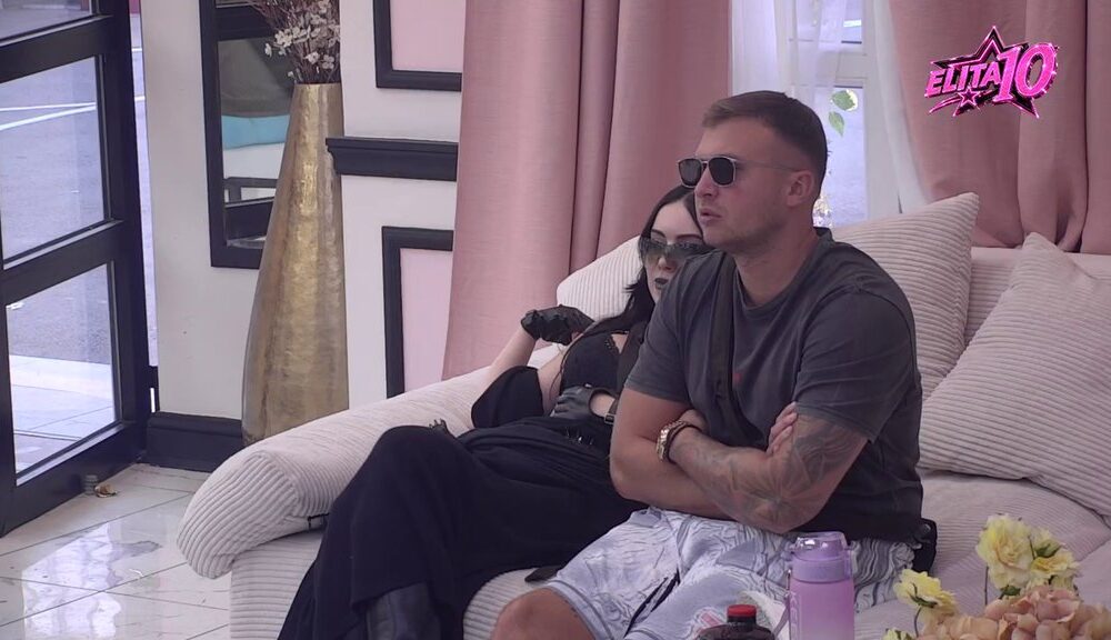 ANELI POKUŠALA DA POMERI GRANICE ZA CRNIM STOLOM: Stefan Karić izneo svoje mišljenje, a Dača nije ostao dužan (VIDEO) – Stefan Karić mišljenje