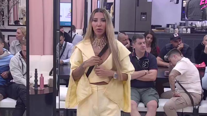 ISPLIVALO KAJANJE ANELI U ELITI: Priznala svoje greške tokom razgovora sa novinarom, a evo šta je najviše muči (VIDEO)