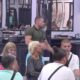 MAHIR UDARIO NA SANJU ZA CRNIM STOLOM: Učesnica mu nije ostala dužna, odgovor podigao tenziju među zadrugarima (VIDEO) – obrati pažnju na svoj zadah