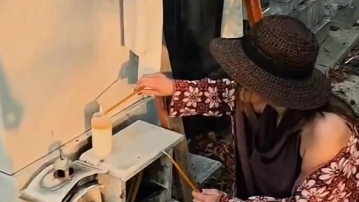 TIHI SUSRET NA GROBLJU: Ana Nikolić zapalila sveću Marini Tucaković, emotivne scene otkrivene na Instagramu (FOTO) – Ana Nikolić i Marina Tucaković