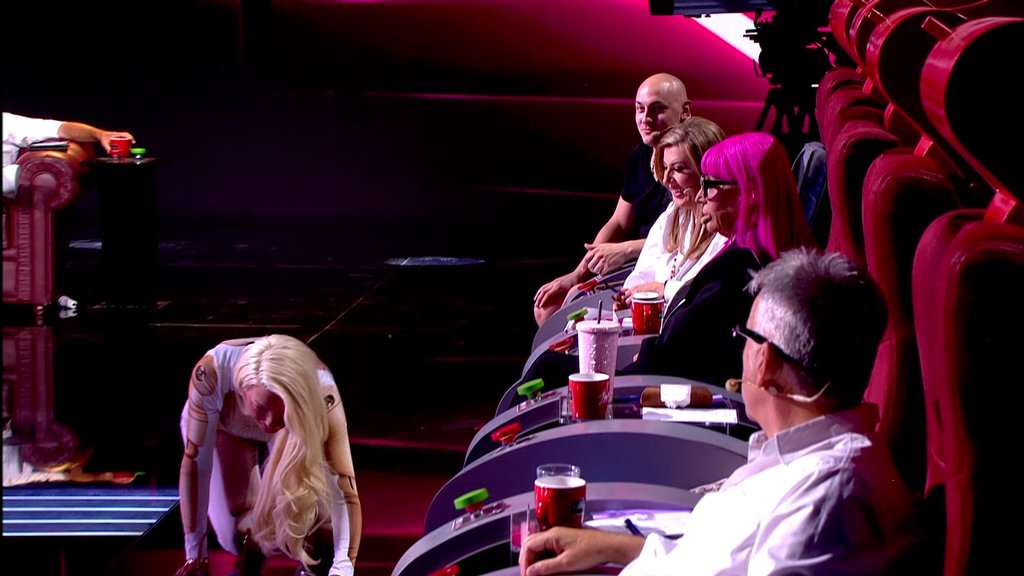 ŽESTOK OBRAČUN KARLEUŠE I BRUNCLIKOVE: Jelena Karleuša direktno odbrusila Zorici usred emisije, atmosfera u Beloj kući na ivici ključanja (VIDEO) – sukob Karleuša i Brunclik