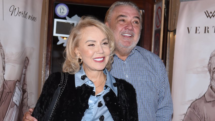 MASKE PADAJU NA BEŽANIJI: Komšije otkrile kako zapravo živi Lepa Brena daleko od reflektora (FOTO) – Lepa Brena život van kamera