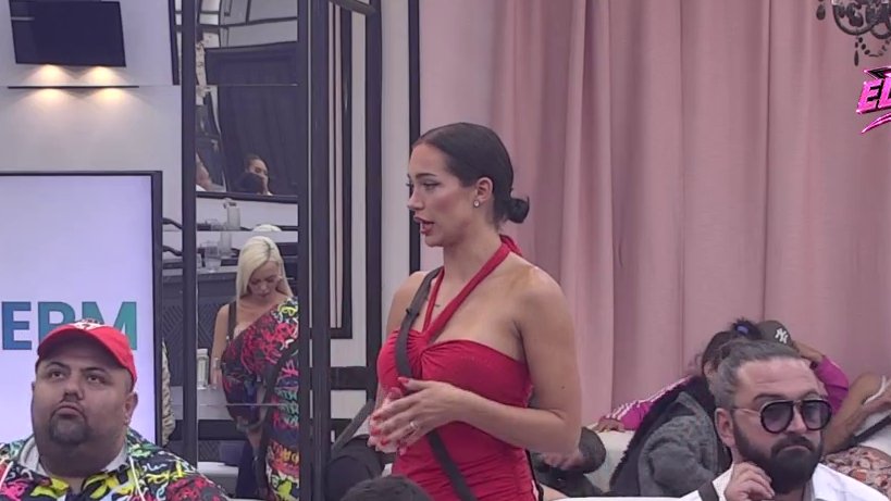 MASKE PADAJU U NOMINACIJAMA: Laura pod lupom zadrugara, prozivke ne prestaju za stolom (VIDEO) – nominacije u Eliti